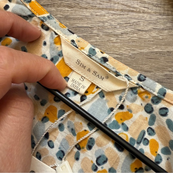 SIM & SAM Floral Print Women's Top-Size S - Picture 3 of 7